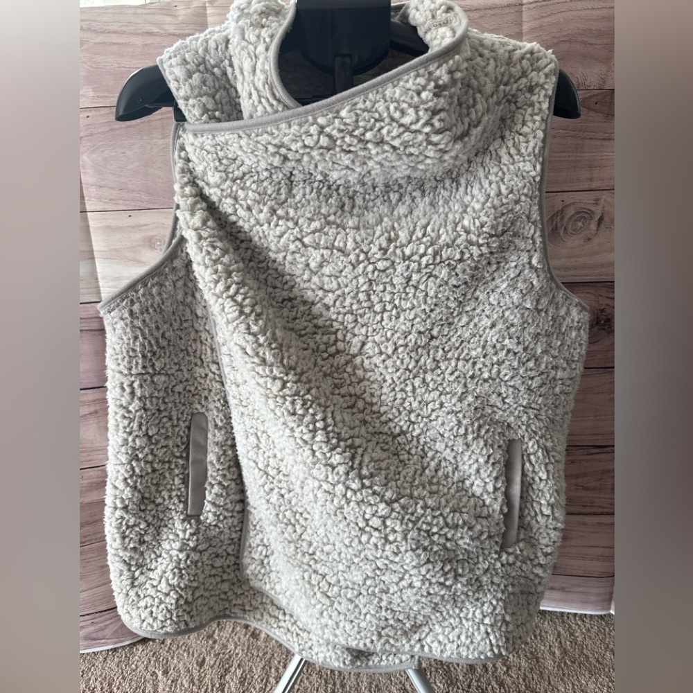 Thread & Supply Sherpa Fleece Vest Ivory Cozy Zip Pockets Size L